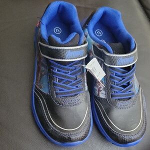 Avenger Size 1.5 Kids, Black and Blue Sneakers Sporty Design